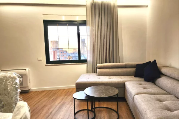 Shtepi me qera 3+1 ne Tirane - 1,200 Euro