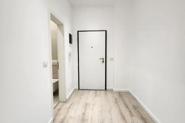 Ambient biznesi me qera 3+1 ne Tirane - 55,000 Leke