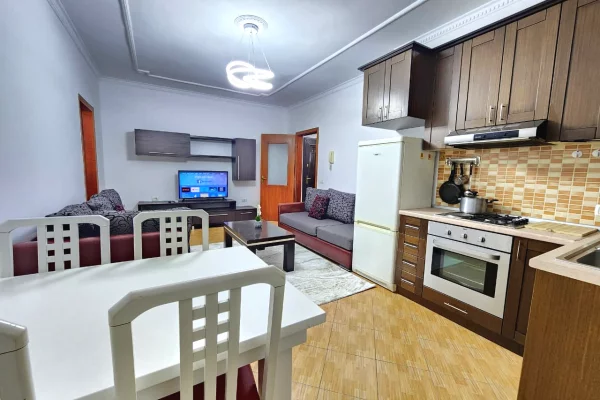 Shtepi me qera 2+1 ne Tirane - 40,000 Leke