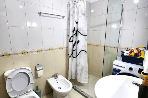 Shtepi me qera 2+1 ne Tirane - 40,000 Leke