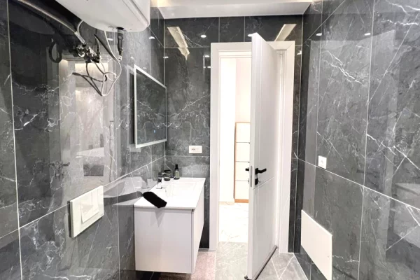 Shtepi me qera 1+1 ne Tirane - 73,000 Leke