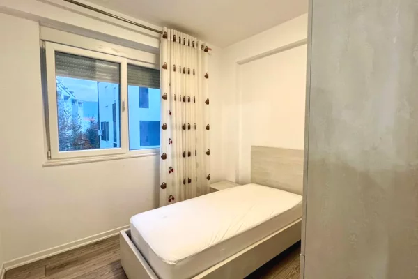 Shtepi me qera Apartament ne Tirane, 2+1, Mobilimi E mobiluar, Pagesa 600  Euro.