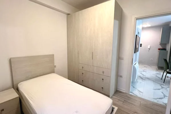 Shtepi me qera Apartament ne Tirane, 2+1, Mobilimi E mobiluar, Pagesa 600  Euro.