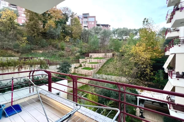 Shtepi me qera Apartament ne Tirane, 2+1, Mobilimi E mobiluar, Pagesa 600  Euro.