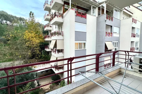 Shtepi me qera Apartament ne Tirane, 2+1, Mobilimi E mobiluar, Pagesa 600  Euro.