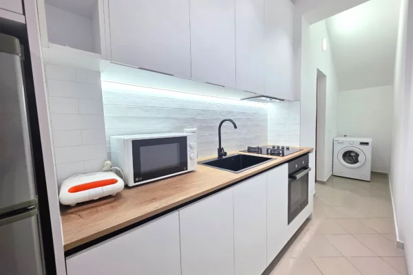 Shtepi me qera Garsoniere ne Tirane - 300 Euro