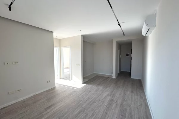 Apartment for rent in Tirana 2+1, Emty
