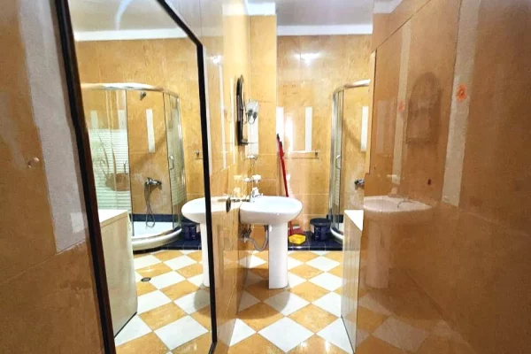 Shtepi me qera 2+1 ne Tirane - 650 Euro