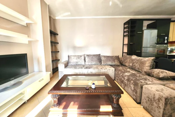 Shtepi me qera Apartament ne Tirane, 2+1, Mobilimi E mobiluar, Pagesa 60,000  Leke.