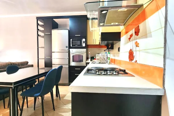 Shtepi me qera Apartament ne Tirane, 2+1, Mobilimi E mobiluar, Pagesa 60,000  Leke.