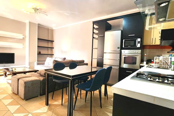 Shtepi me qera Apartament ne Tirane, 2+1, Mobilimi E mobiluar, Pagesa 60,000  Leke.