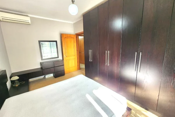 Shtepi me qera 2+1 ne Tirane - 650 Euro