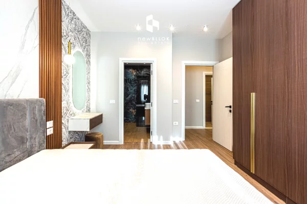 Shtepi me qera 2+1 ne Tirane - 1,350 Euro