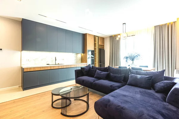 Shtepi me qera 2+1 ne Tirane - 1,350 Euro