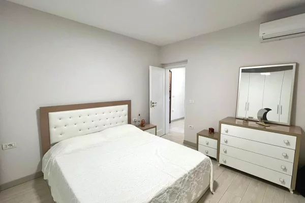 Shtepi me qera 1+1 ne Tirane - 65,000 Leke