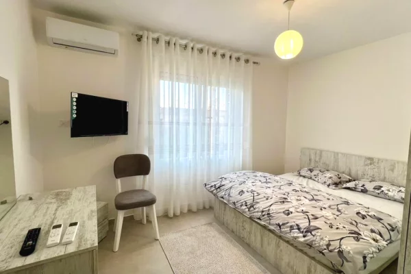 Shtepi me qera 2+1 ne Tirane - 65,000 Leke