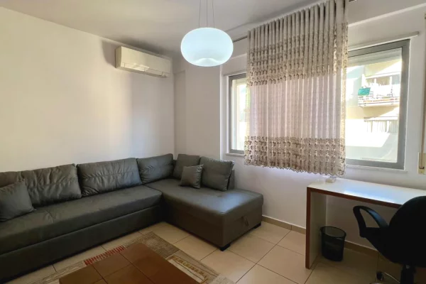 Shtepi me qera Apartament ne Tirane, 1+1, Mobilimi E mobiluar, Pagesa 650  Euro.