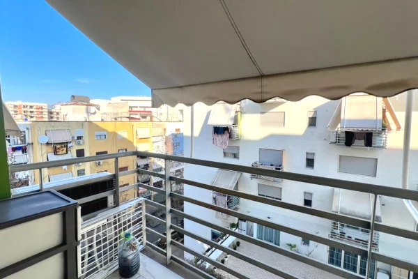 Shtepi me qera Apartament ne Tirane, 1+1, Mobilimi E mobiluar, Pagesa 650  Euro.