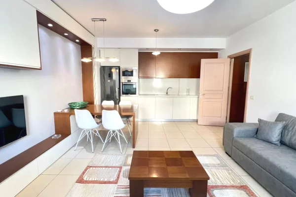 Shtepi me qera Apartament ne Tirane, 1+1, Mobilimi E mobiluar, Pagesa 650  Euro.