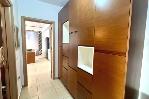 Shtepi me qera Apartament ne Tirane, 1+1, Mobilimi E mobiluar, Pagesa 650  Euro.