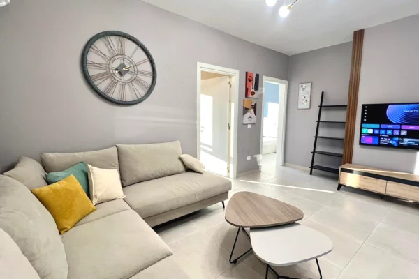 Shtepi me qera 2+1 ne Tirane - 900 Euro