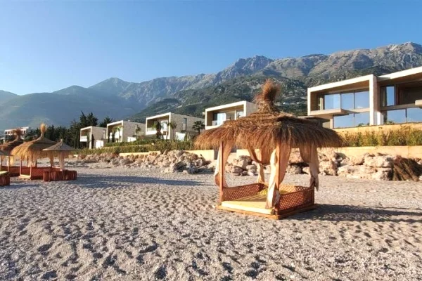 Shtepi ne shitje Vila Luksoze ne Himare, 3+1, Mobilimi E mobiluar, Pagesa 935,000  Euro.