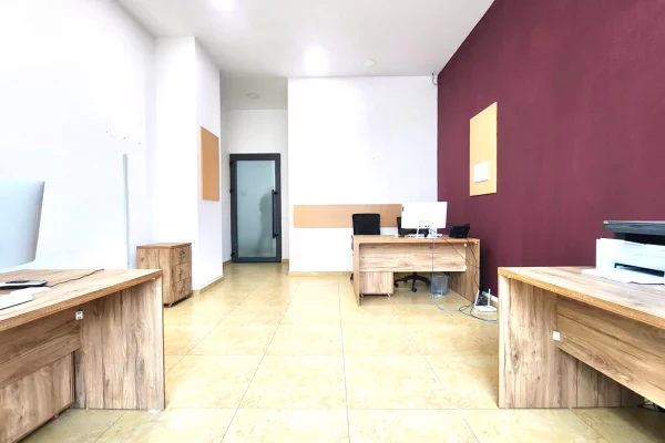 Zyre me Qera:📍 Myslym Shyri - Gjyk. e Larte (kt2) Pllt i Ri - Amb me Ndricim, Kondicioner || 490Euro