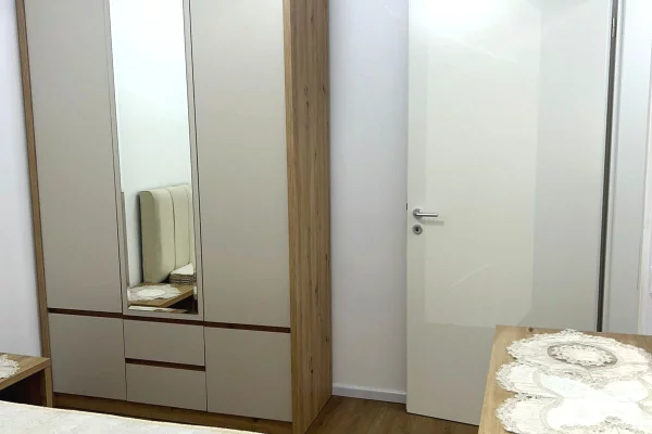 Shtepi me qera Apartament ne Tirane, 1+1, Mobilimi E mobiluar, Pagesa 450  Euro.