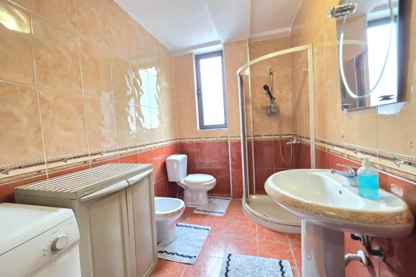 Shtepi me qera Apartament ne Tirane, 1+1, Mobilimi E mobiluar, Pagesa 50,000  Leke.