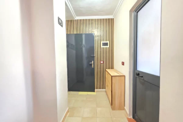 Shtepi me qera 1+1 ne Tirane - 50,000 Leke