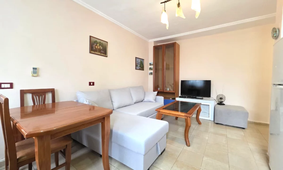 Shtepi me qera Apartament ne Tirane, 1+1, Mobilimi E mobiluar, Pagesa 50,000  Leke.