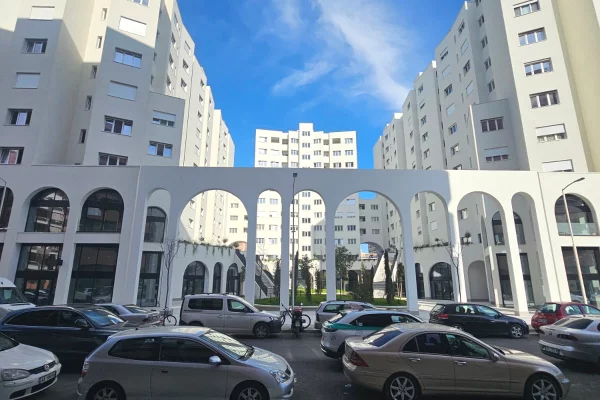 Shtepi me qera 2+1 ne Tirane - 76,000 Leke