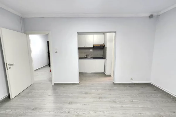 Ambient biznesi me qera 3+1 ne Tirane - 750 Euro