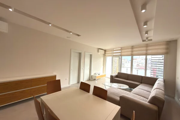 Shtepi ne shitje Apartament ne Tirane, 2+1, Mobilimi E mobiluar, Pagesa 355,000  Euro.