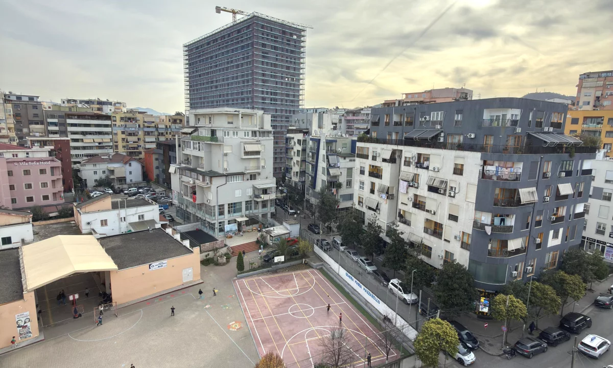 Shtepi ne shitje Apartament ne Tirane, 2+1, Mobilimi E mobiluar, Pagesa 355,000  Euro.