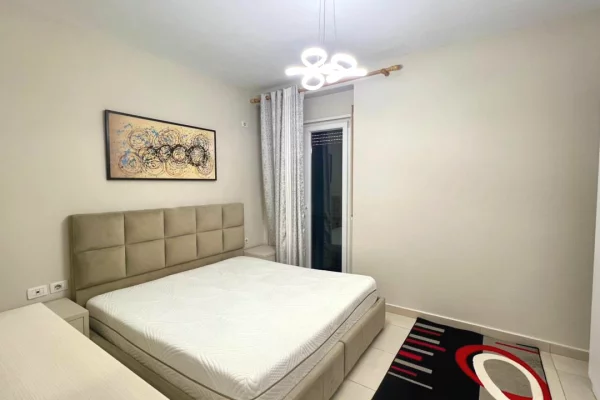 Shtepi me qera Apartament ne Tirane, 2+1, Mobilimi E mobiluar, Pagesa 60,000  Leke.