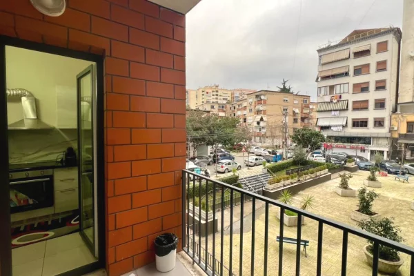 Shtepi me qera Apartament ne Tirane, 2+1, Mobilimi E mobiluar, Pagesa 60,000  Leke.