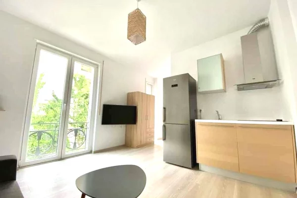 Shtepi me qera Apartament ne Tirane, Garsoniere, Mobilimi E mobiluar, Pagesa 400  Euro.