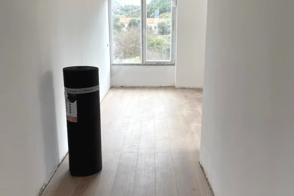 Shtepi ne shitje Apartament ne Himare, 1+1, Mobilimi Bosh, pa mobiluar, Pagesa 120,000  Euro.