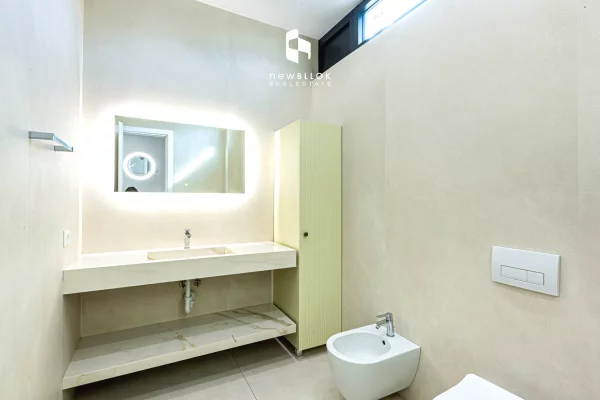 Shtepi me qera Vila Luksoze ne Tirane, 4+1, Mobilimi E mobiluar, Pagesa 4,500  Euro.