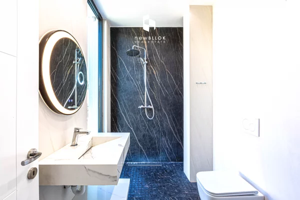 Shtepi me qera Vila Luksoze ne Tirane, 4+1, Mobilimi E mobiluar, Pagesa 4,500  Euro.