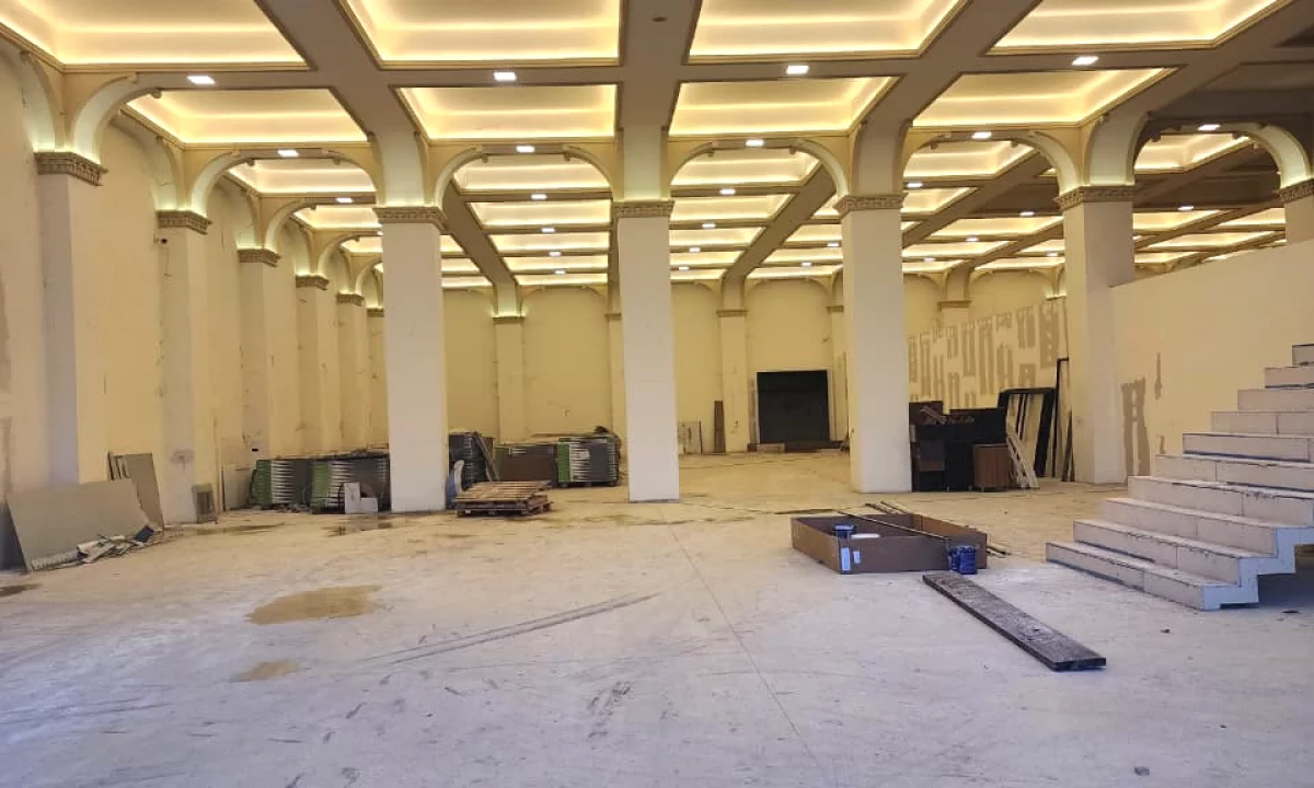 Me Qira: Ultra Kapanon 1450 m2 ndertim & 500 Truall ( 📍Casa Italia - Buzi Store )🛣 Lartesi 9.5 m, 