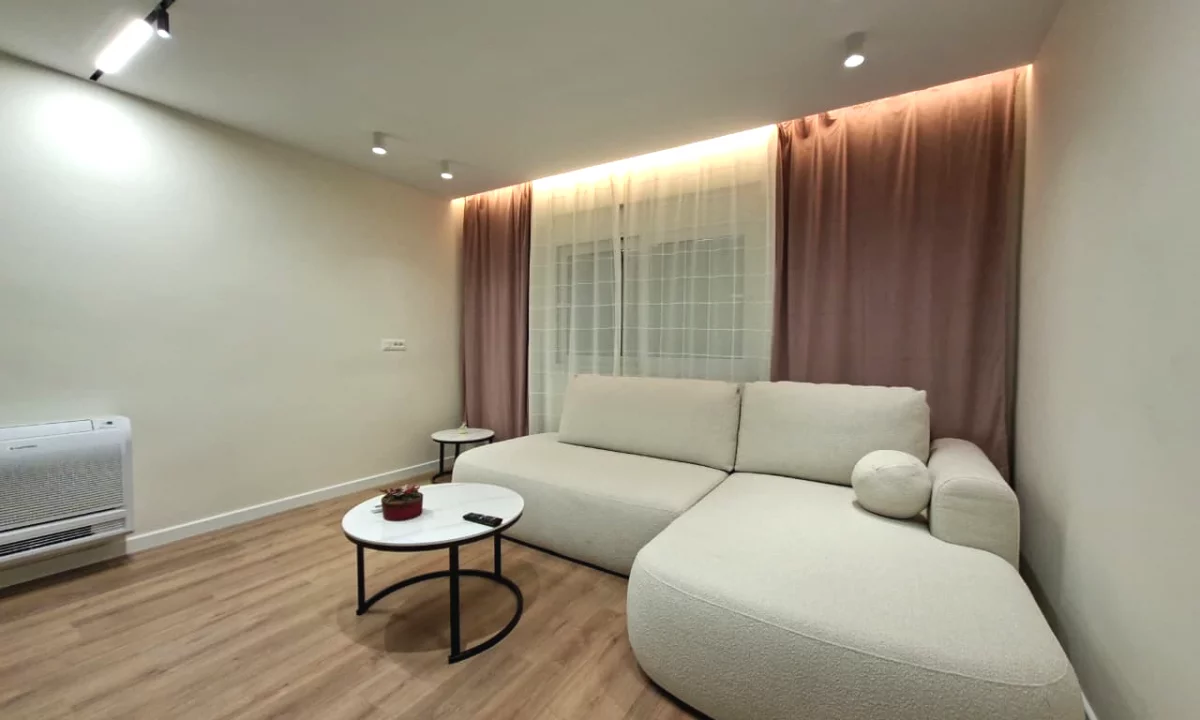 Shtepi me qera Apartament ne Tirane, 2+1, Mobilimi E mobiluar, Pagesa 850  Euro.