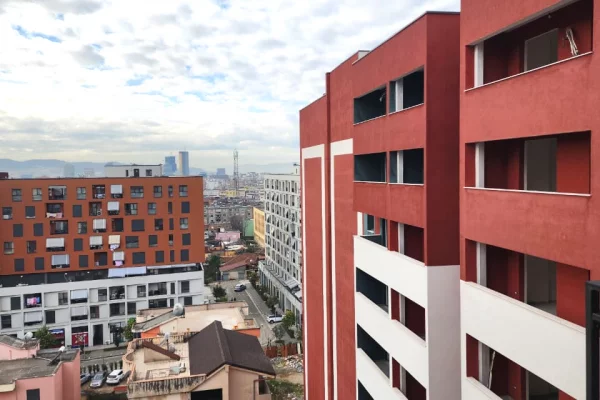 Shtepi ne shitje Apartament ne Tirane, 2+1, Mobilimi Bosh, pa mobiluar, Pagesa 223,000  Euro.