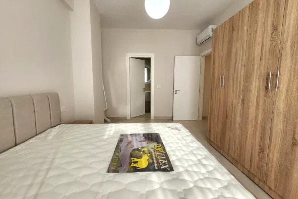 Shtepi me qera Apartament ne Tirane, 2+1, Mobilimi E mobiluar, Pagesa 1,100  Euro.