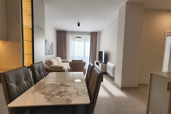 Shtepi me qera 2+1 ne Tirane - 1,100 Euro