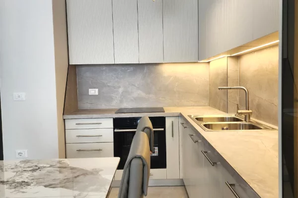 Shtepi me qera 2+1 ne Tirane - 1,100 Euro