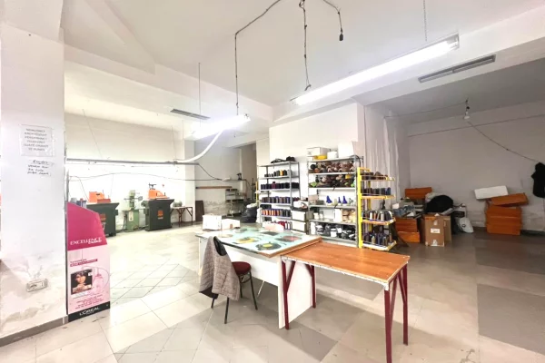 🔥 SHITET AMBIENT KOMERCIAL BUZE RRUGE KRYESORE (📍Tufine) – OKAZION (1,178Euro/m2)🔥 ||  290,000Euro