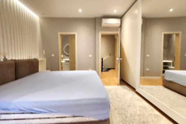 Shtepi ne shitje Vila Luksoze ne Tirane, 3+1, Mobilimi E mobiluar, Pagesa 490,000  Euro.