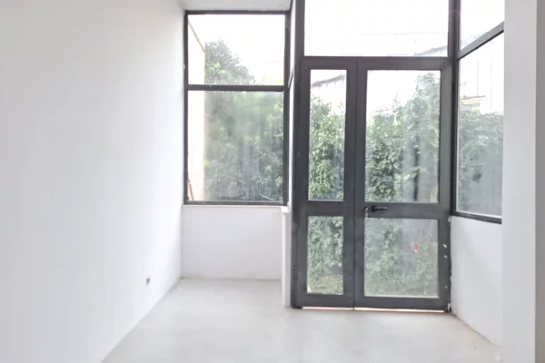 ZYRE ME Qira ,Open Space:📍 Qender/ Fillim Rruges Durresit ( fiks mbrapa dyanit te luleve) 110 m2 ||